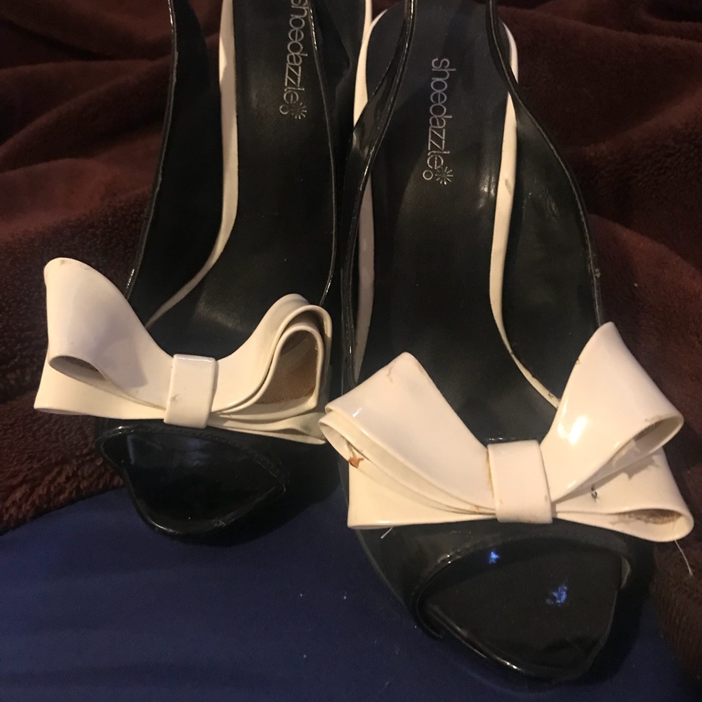 Shoe Dazzle Peep-toe Heel